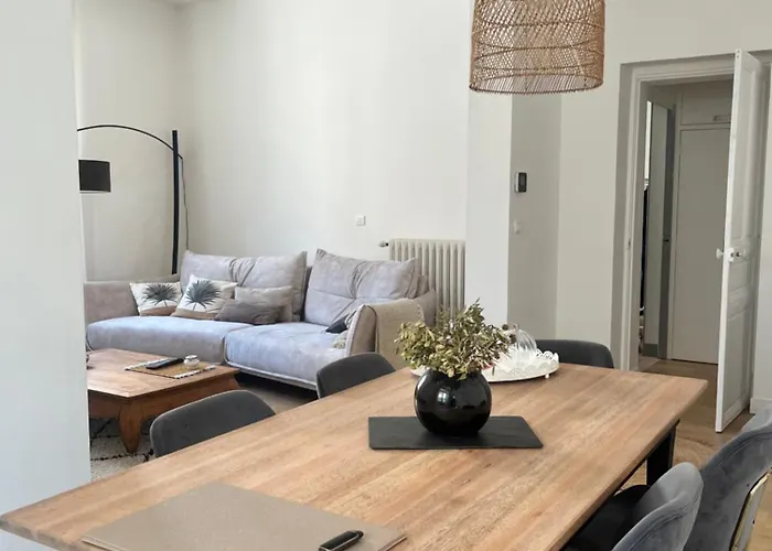 Gare - Visitation Grand , 1 *